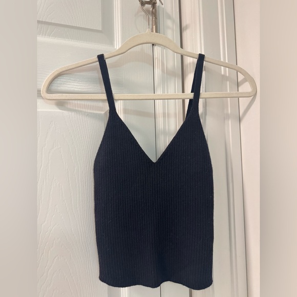 Alice + Olivia Kenna wool blend v neck cropped tank top size small black - Picture 6 of 7